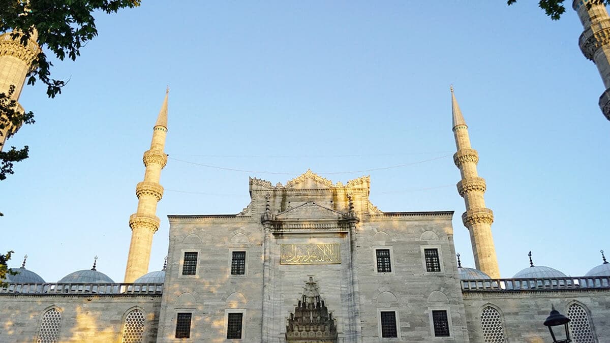 Главные ворота мечети