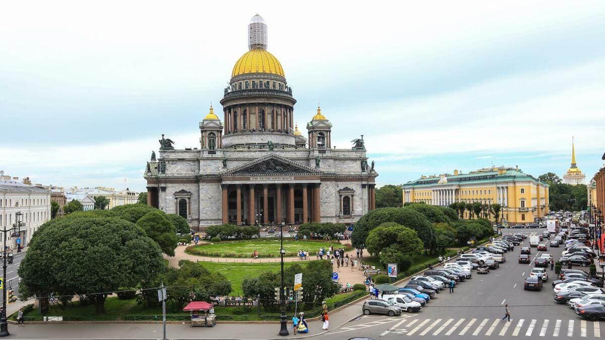 Исаакиевский собор и Медный всадник