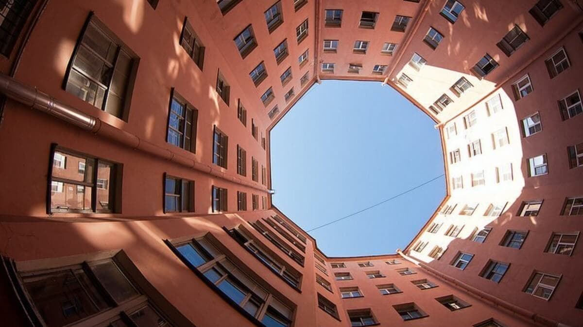 Двор-восьмиугольник