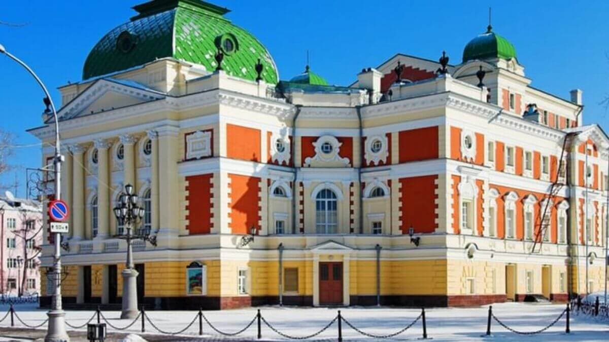 “Иркутский академический драматический театр имени Н. П. Охлопкова”