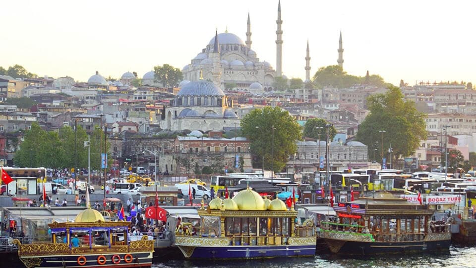 Стамбул: день в районе Эминёню