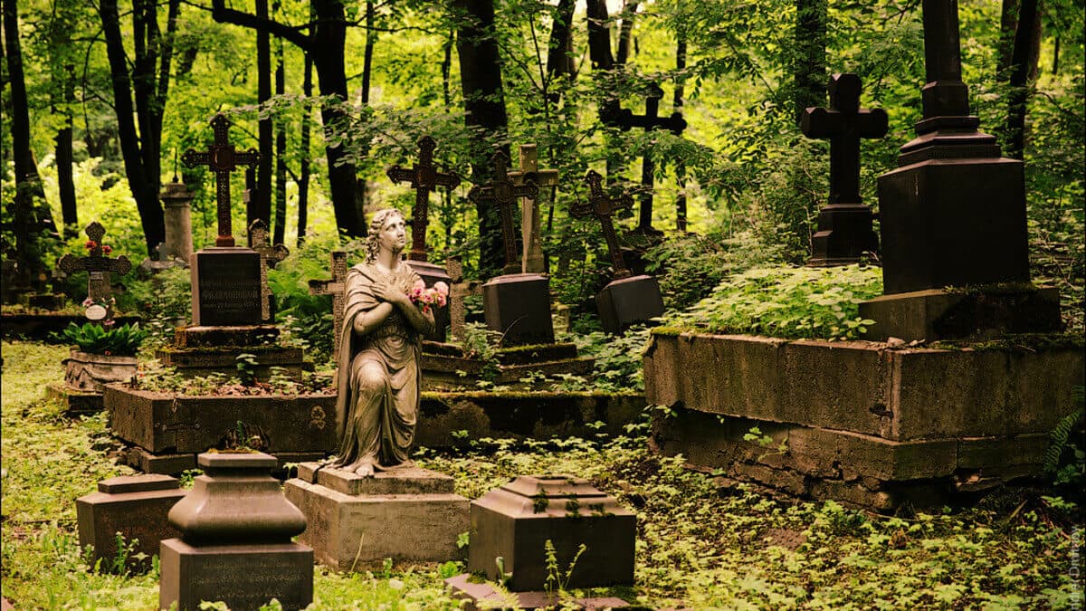 Большеохтинское кладбище 