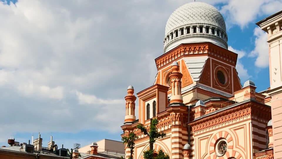 Многоконфессиональный Петербург: от Большой Хоральной синагоги до Буддийского дацана
