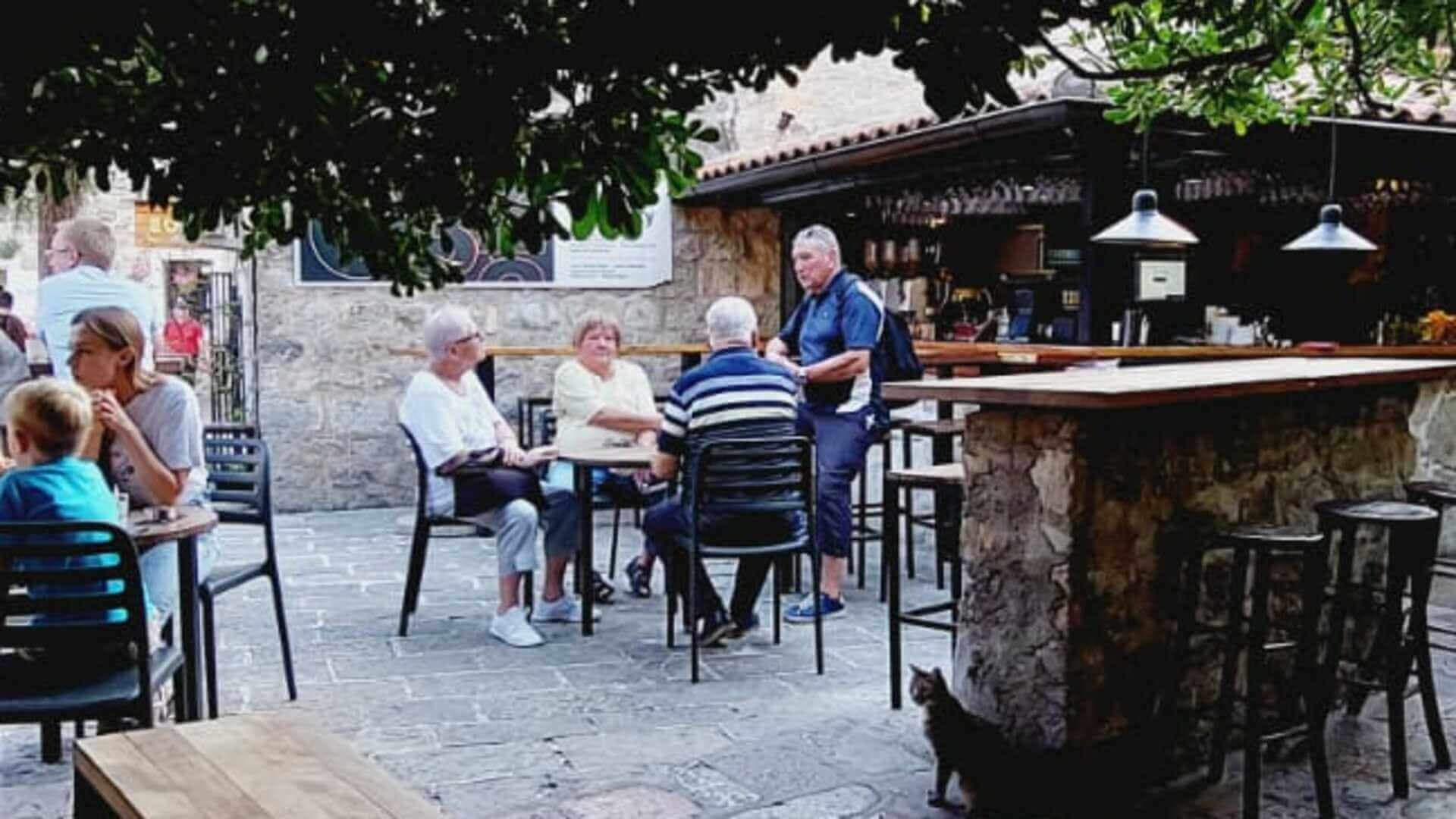 В поисках капуччино по столице черногорского туризма