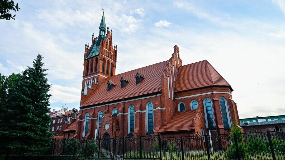 Кирха Святого Семейства Кирха Святого Семейства