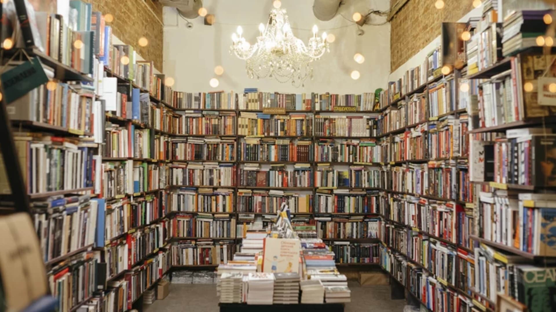 Известные и атмосферные книжные магазины Санкт-Петербурга Известные и атмосферные книжные магазины Санкт-Петербурга
