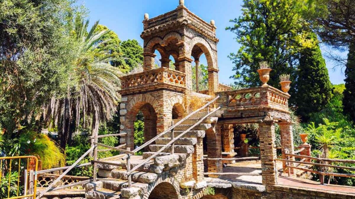 парк "Villa Comunale" парк "Villa Comunale"