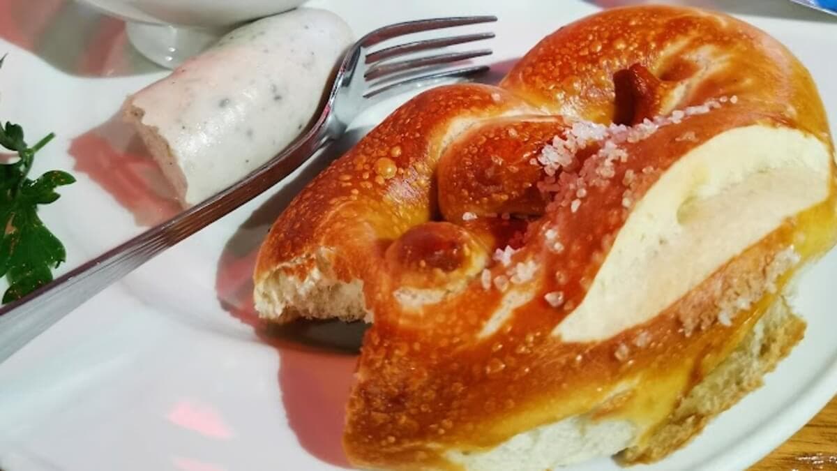 Начнем с самого вкусного вопроса — где поесть? Начнем с самого вкусного вопроса — где поесть?