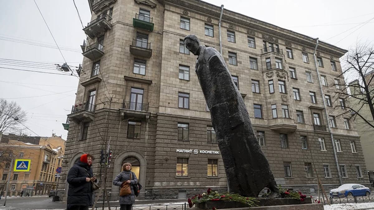 Памятник Александру Блоку Памятник Александру Блоку